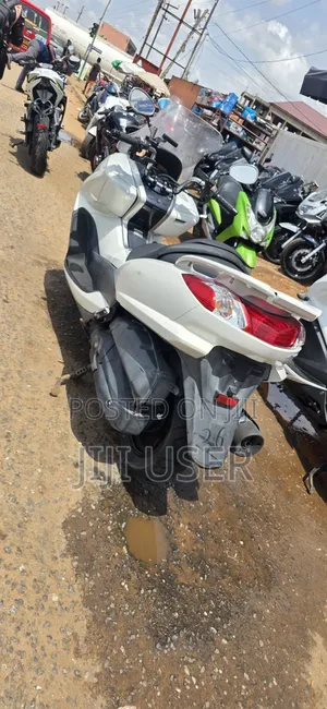Yamaha Majesty 2014 White