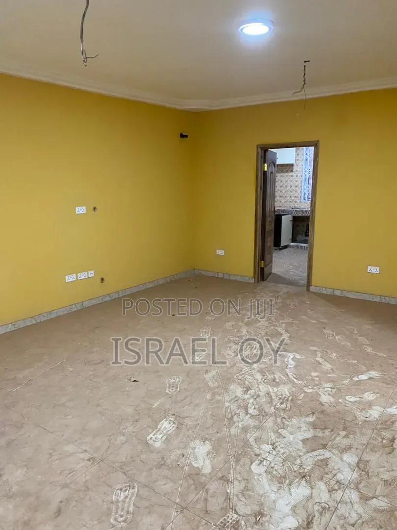 3bdrm Apartment in New Legon Main Road for rent