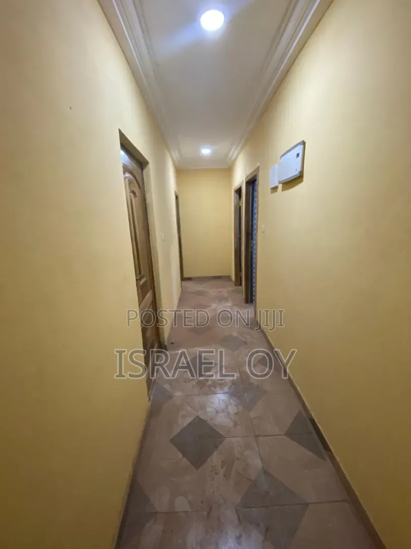 3bdrm Apartment in New Legon Main Road for rent