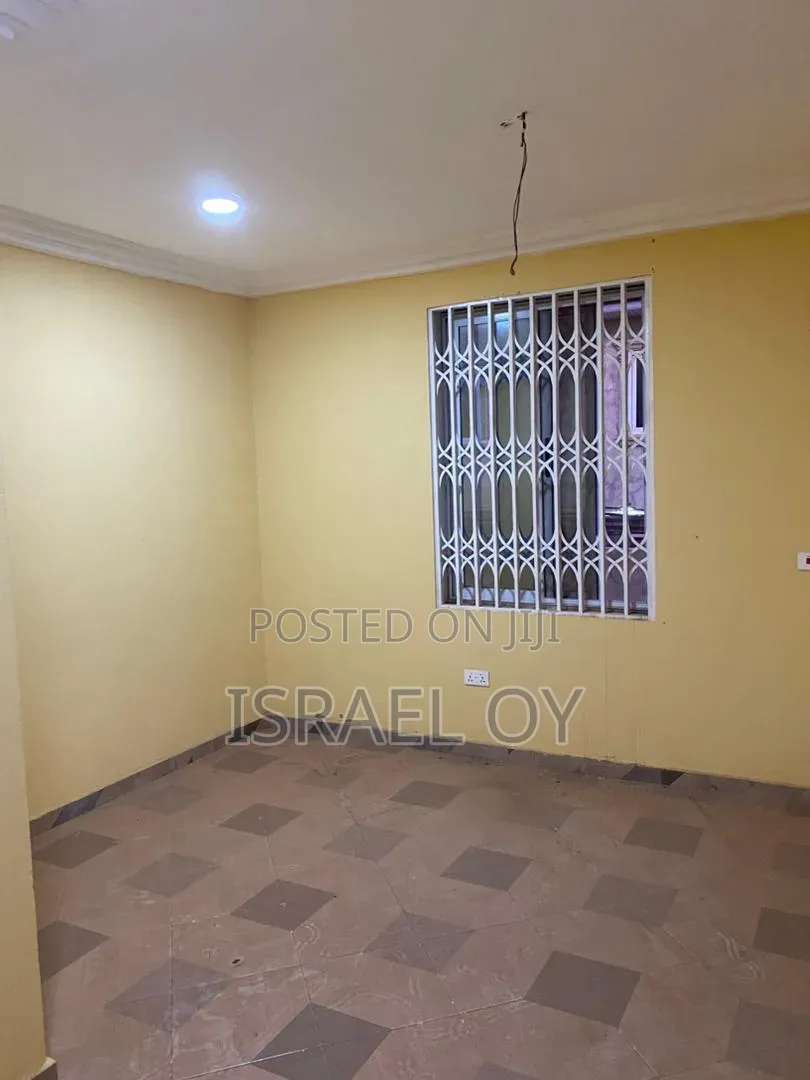 3bdrm Apartment in New Legon Main Road for rent