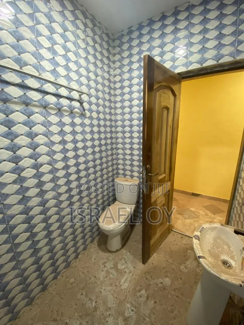 3bdrm Apartment in New Legon Main Road for rent