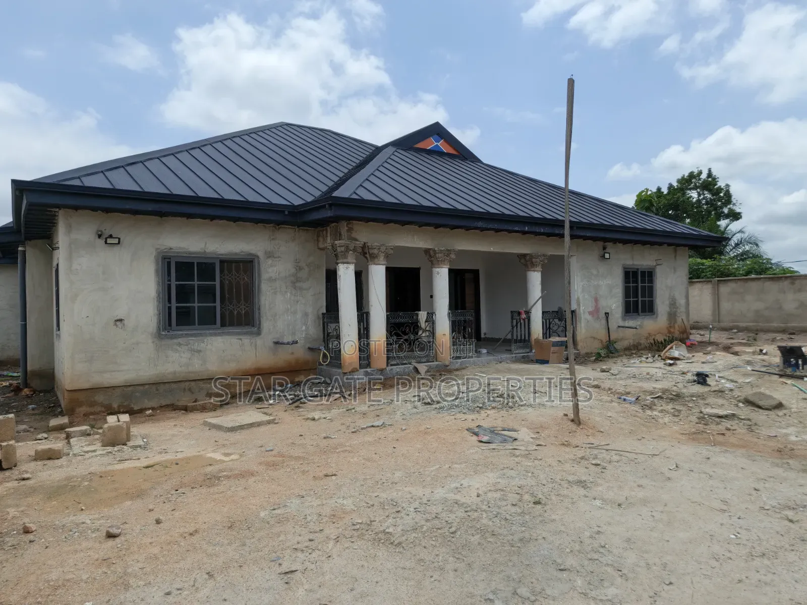 5bdrm House in Near Kenyasi, Kwabre for sale
