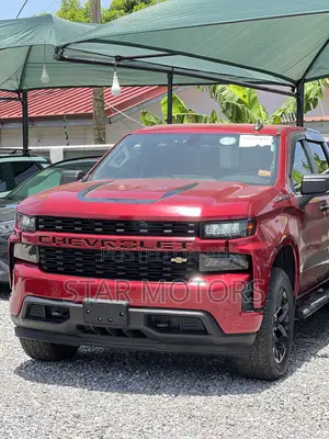 Chevrolet Silverado 2022 Silver
