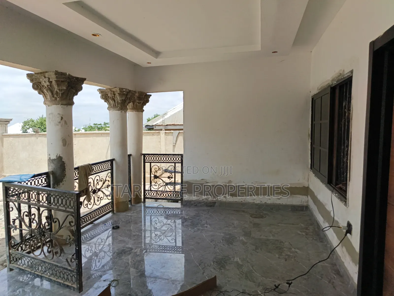 5bdrm House in Near Kenyasi, Kwabre for sale