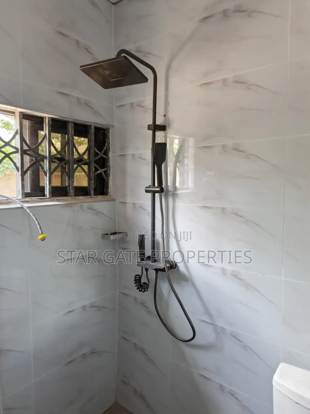 5bdrm House in Near Kenyasi, Kwabre for sale