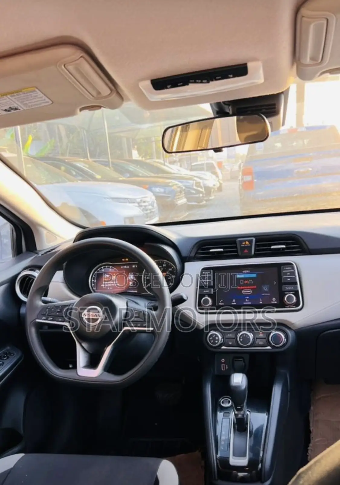 Nissan Versa 2022 Silver