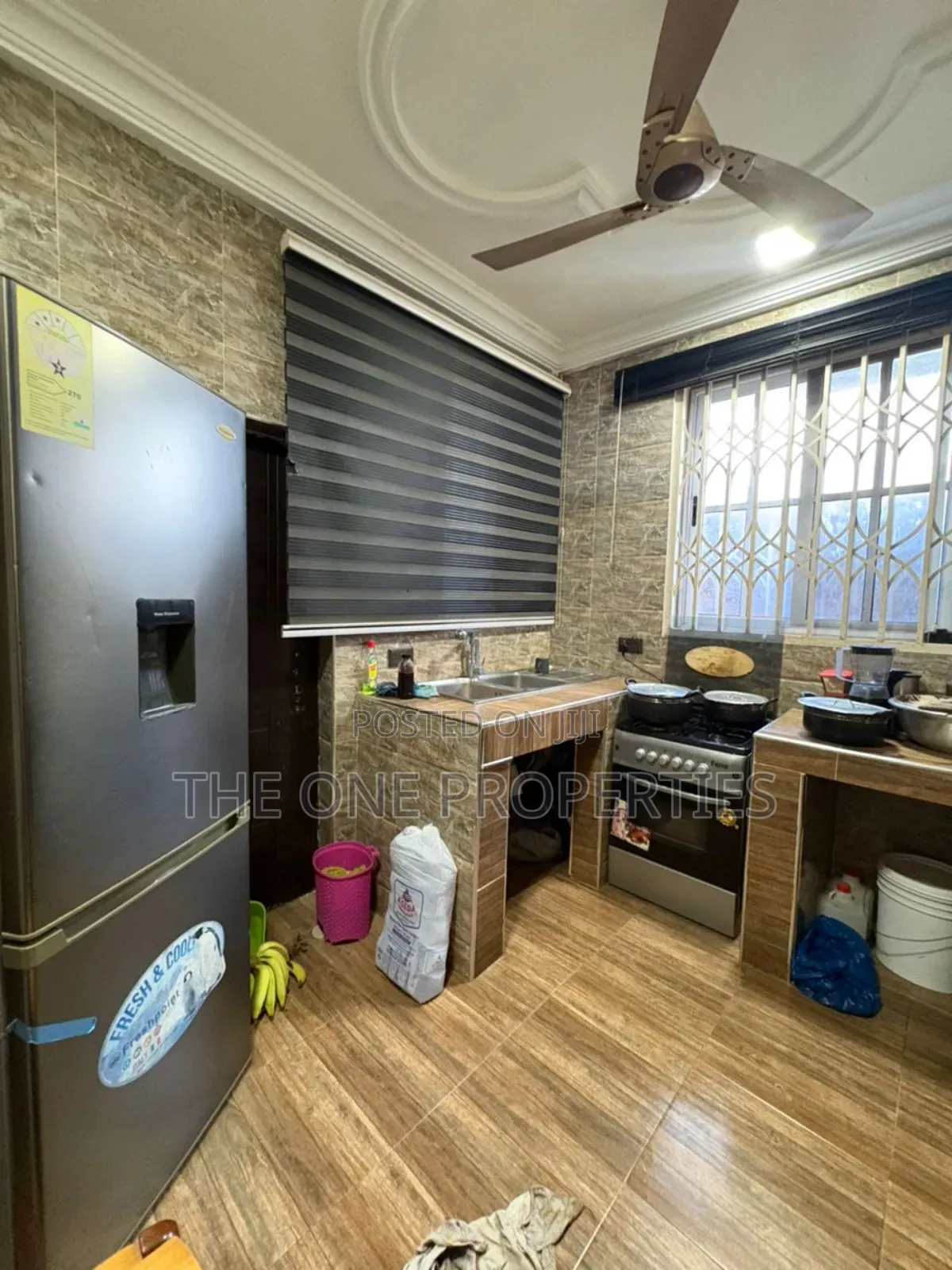 7bdrm Apartment in Medie Rush Factory, Amasaman for sale