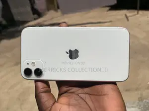 Apple iPhone 11 64 GB Silver