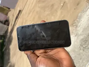 Apple iPhone 11 64 GB Silver