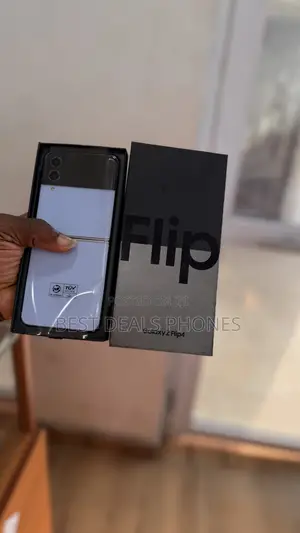 New Samsung Galaxy Z Flip4 256 GB Silver