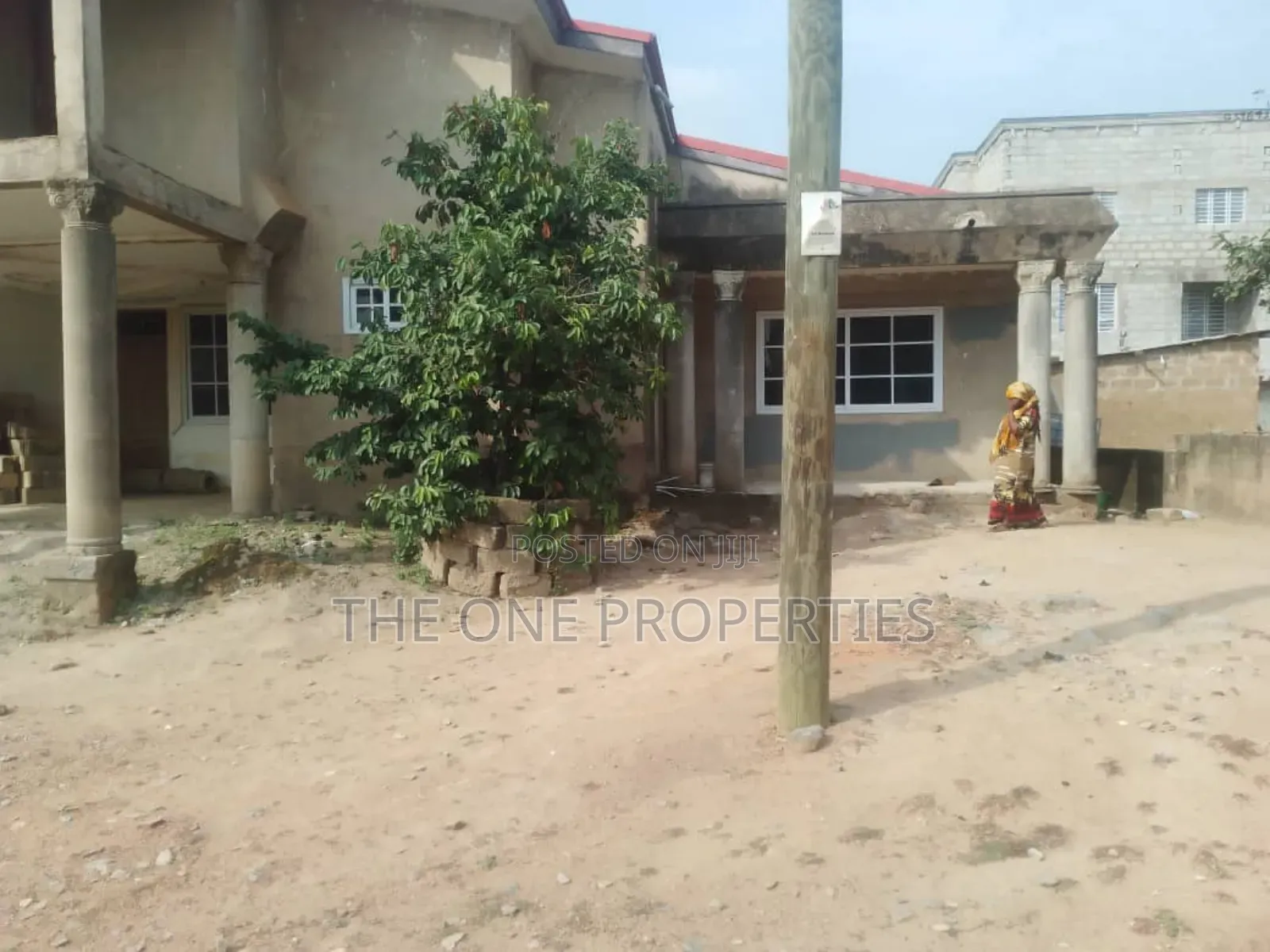 5bdrm Mansion in Amasaman Satellite for sale