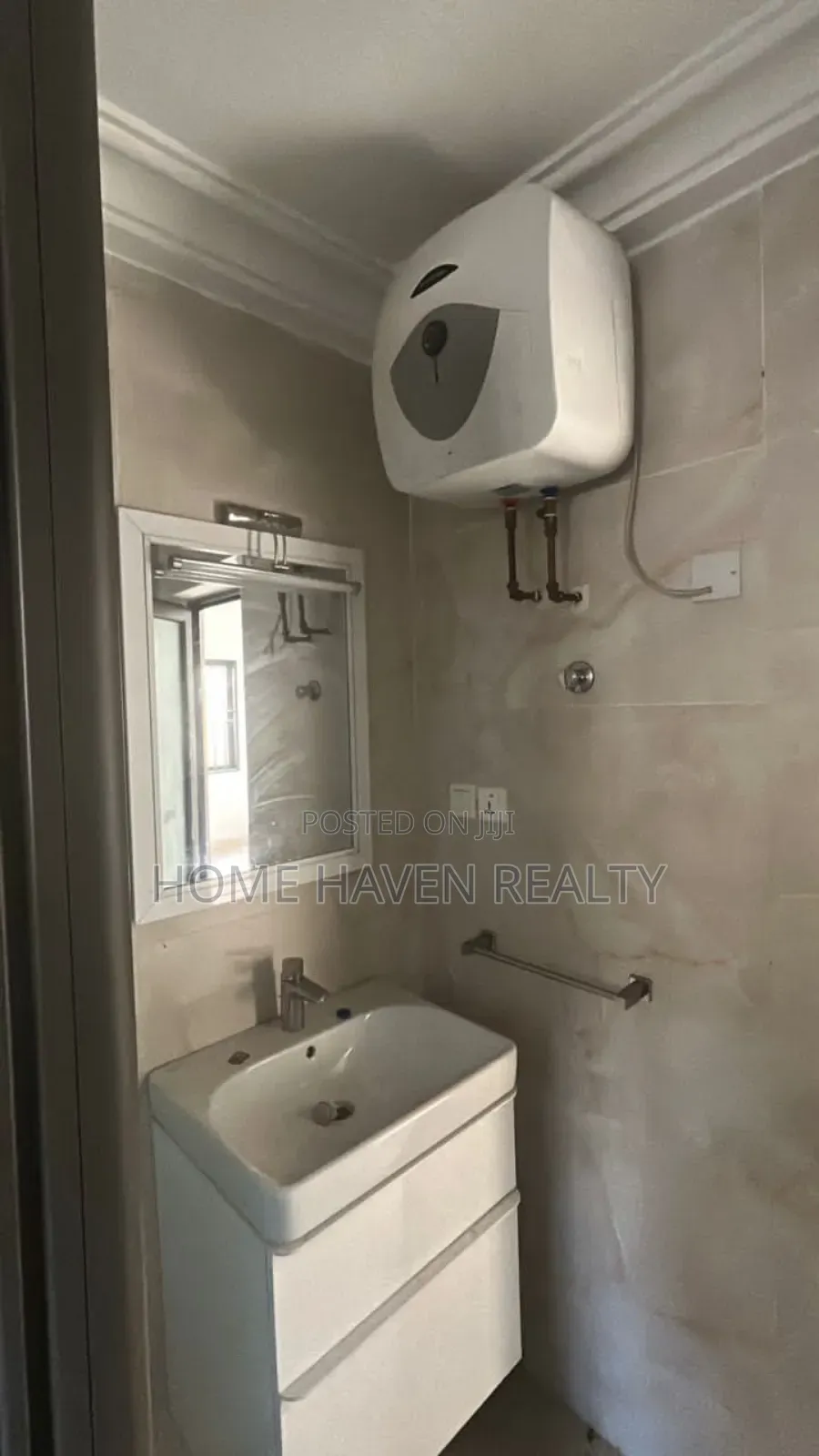 4bdrm House in Dzorwulu for rent