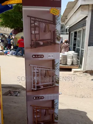 Quality Portable Metal Garment Rack With Wheels