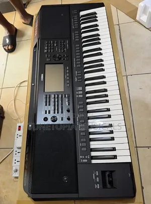 Yamaha PSR-Sx720 Digital Arranger Workstation Keyboard.