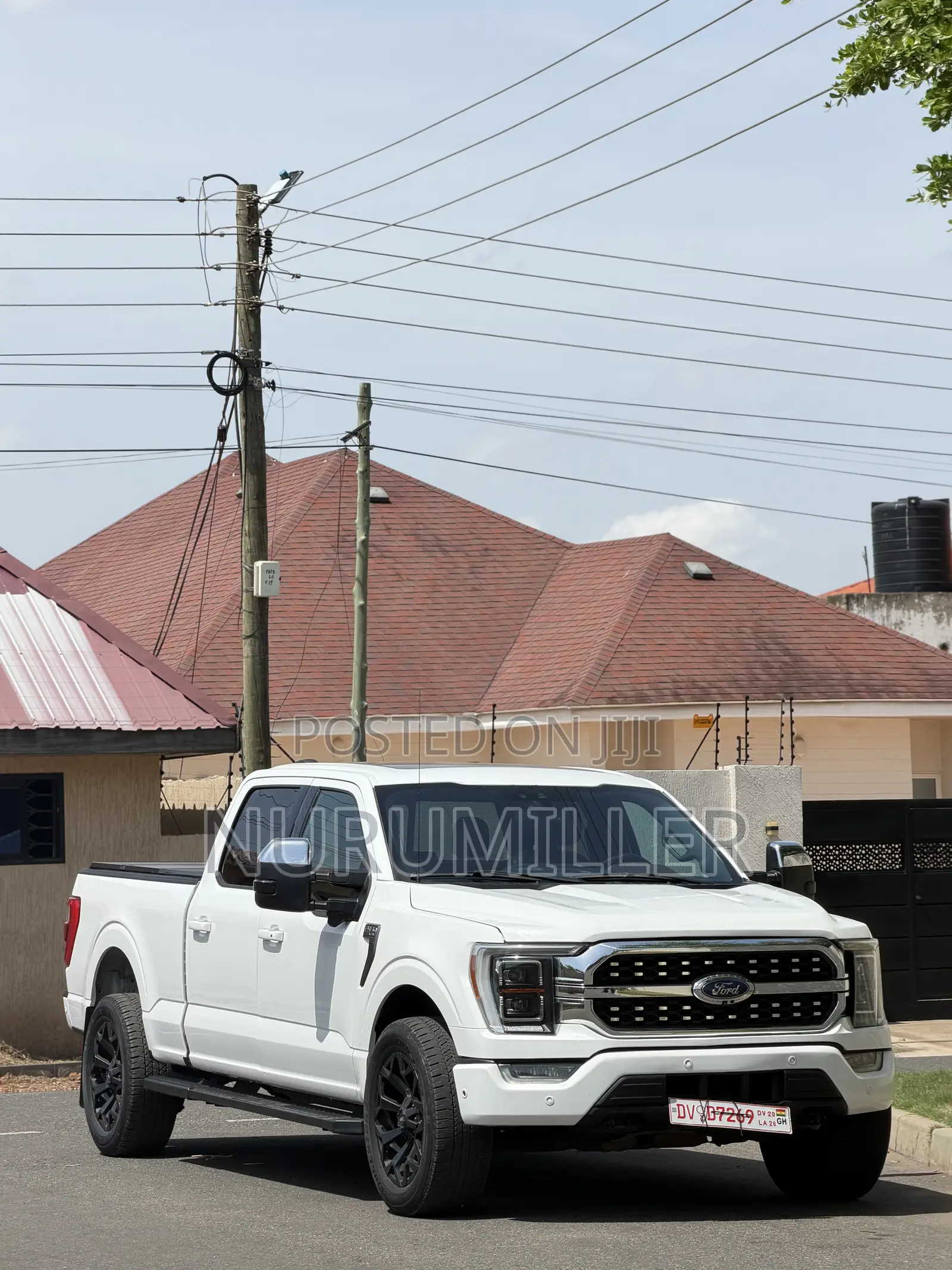 Ford F-150 LARIAT 2021 White