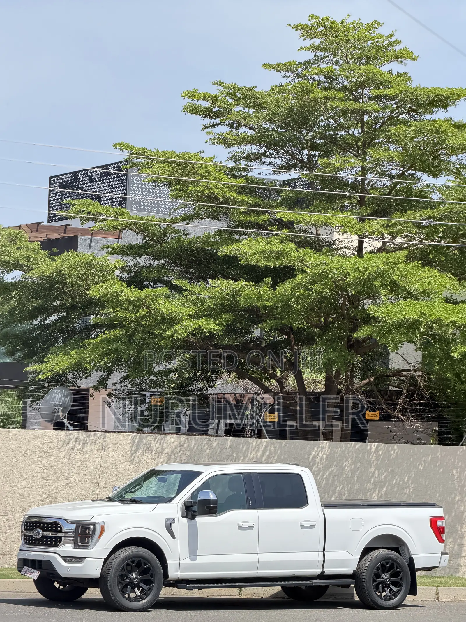 Ford F-150 LARIAT 2021 White
