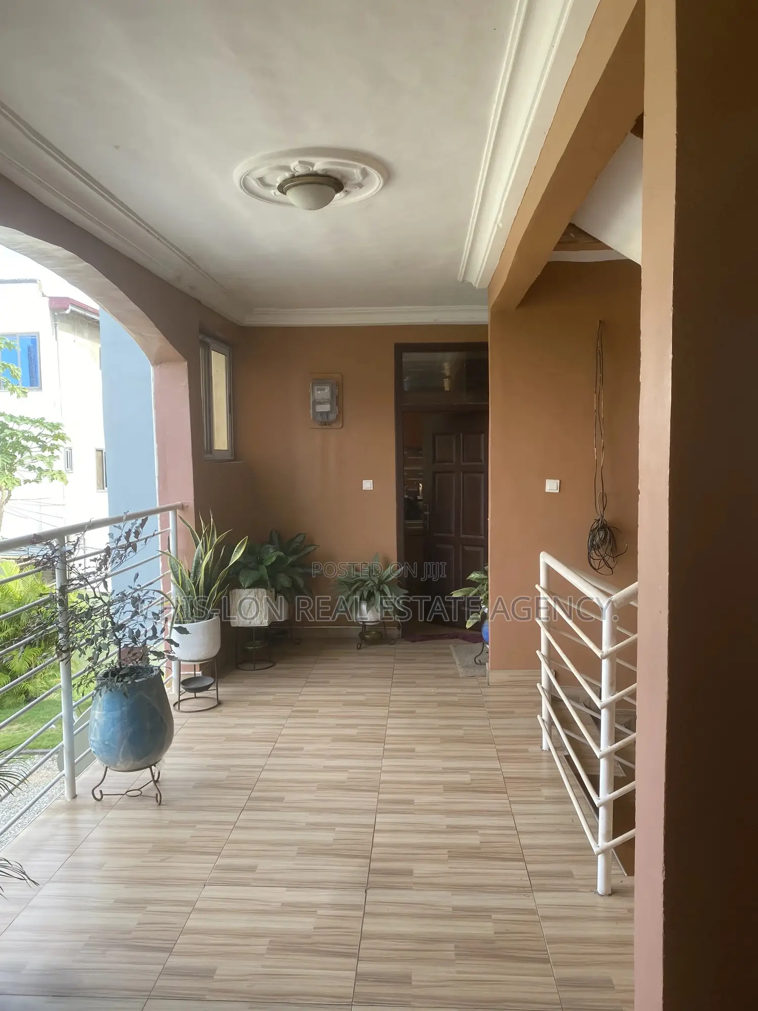 3bdrm Apartment in Chis-Lon Broker’S., Bluetop Estate for rent