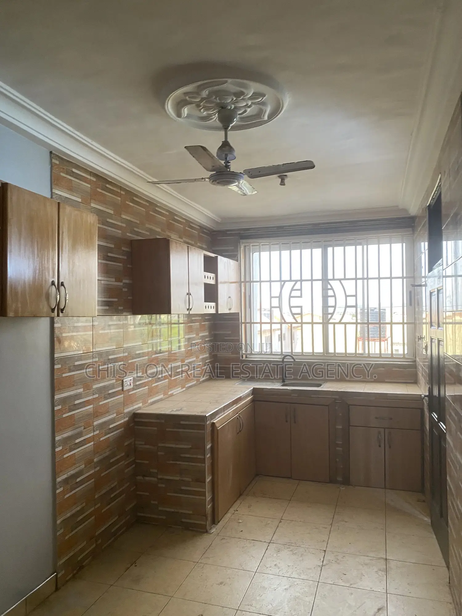 3bdrm Apartment in Chis-Lon Broker’S., Bluetop Estate for rent
