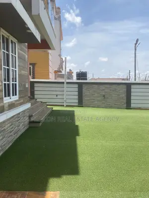 4bdrm Duplex in Chis-Lon Broker’S., West Hills Mall Area for rent