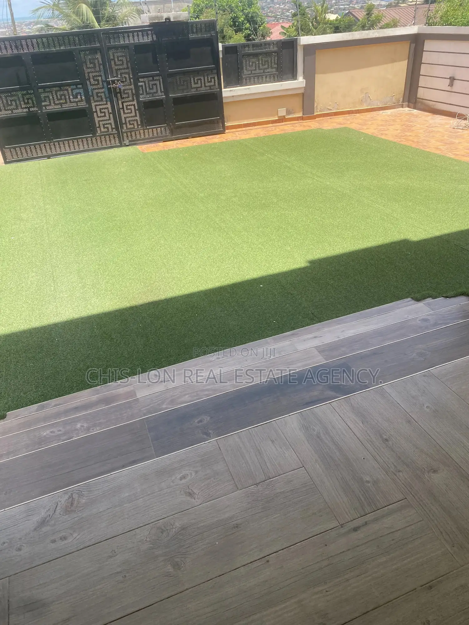 4bdrm Duplex in Chis-Lon Broker’S., West Hills Mall Area for rent