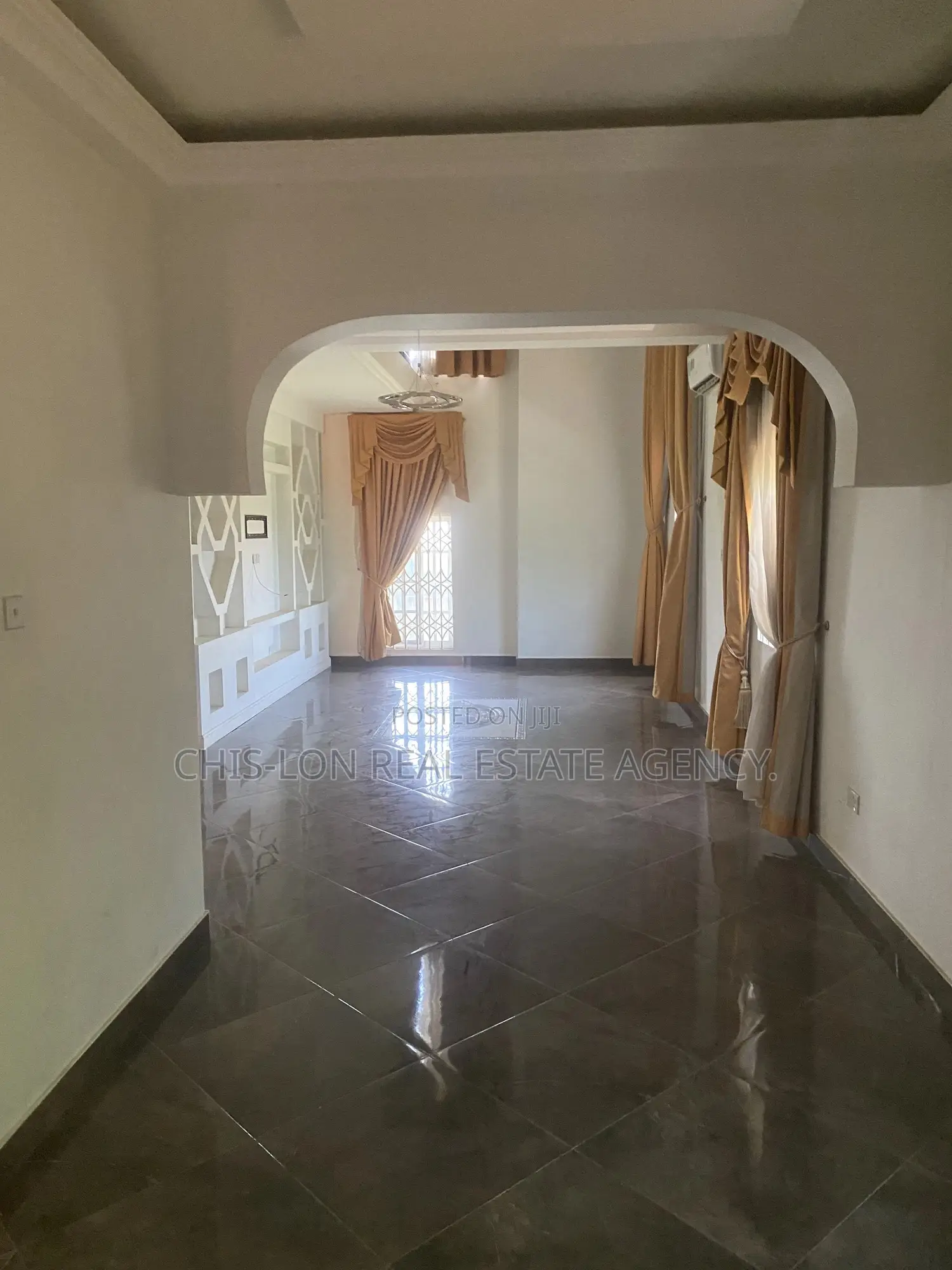 4bdrm Duplex in Chis-Lon Broker’S., West Hills Mall Area for rent