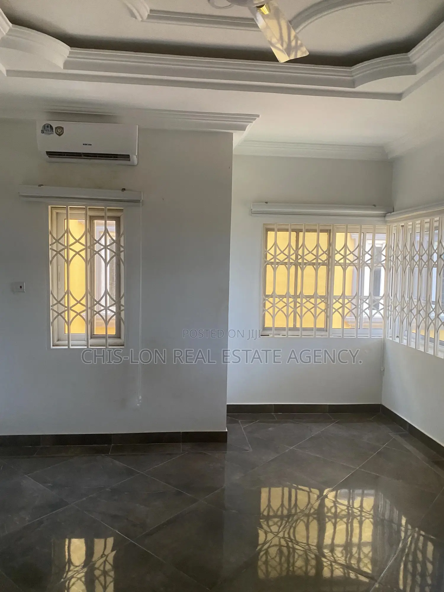 4bdrm Duplex in Chis-Lon Broker’S., West Hills Mall Area for rent