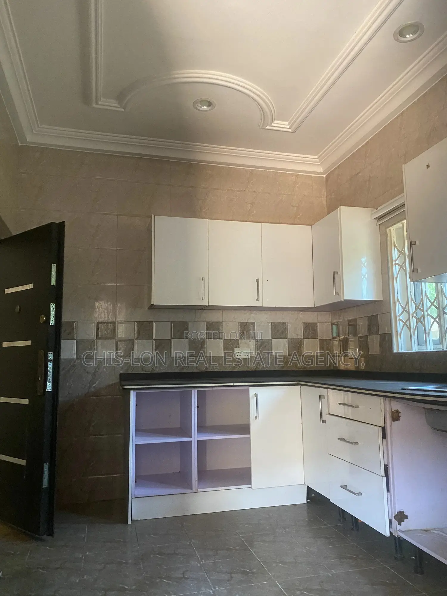 4bdrm Duplex in Chis-Lon Broker’S., West Hills Mall Area for rent