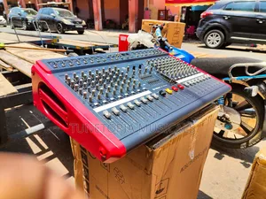 Yamaha Bix-1600usb 16channel Powered Audio Mixer.