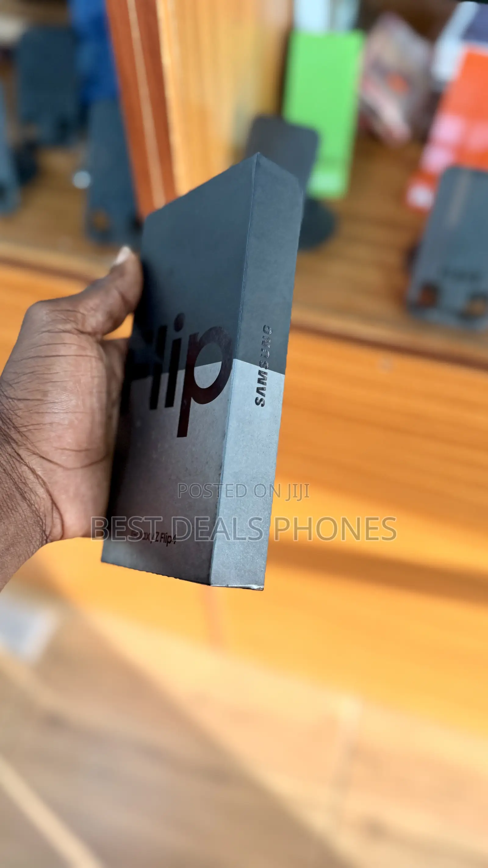 New Samsung Galaxy Z Flip4 256 GB Gray