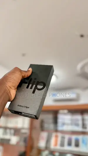 New Samsung Galaxy Z Flip4 256 GB White