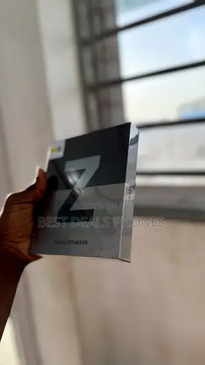 New Samsung Galaxy Z Fold 3 256 GB Gold