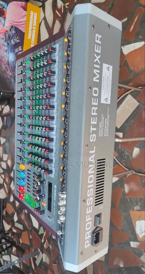 Yamaha Pa-1200 12-Channel Audio Mixer.