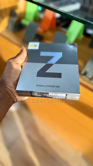 New Samsung Galaxy Z Fold 3 256 GB Gold
