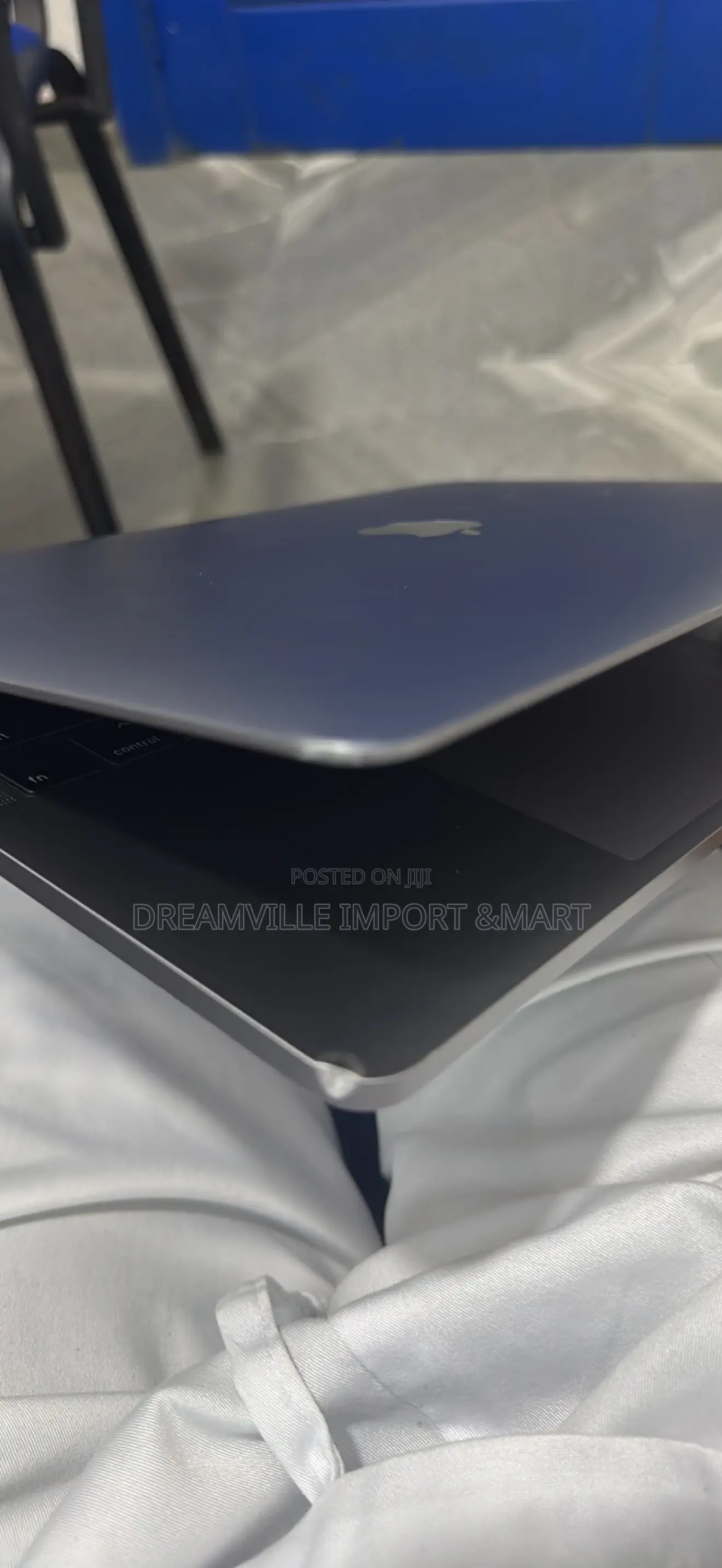 New Laptop Apple MacBook Pro 2019 16GB Intel Core i5 SSD 256GB