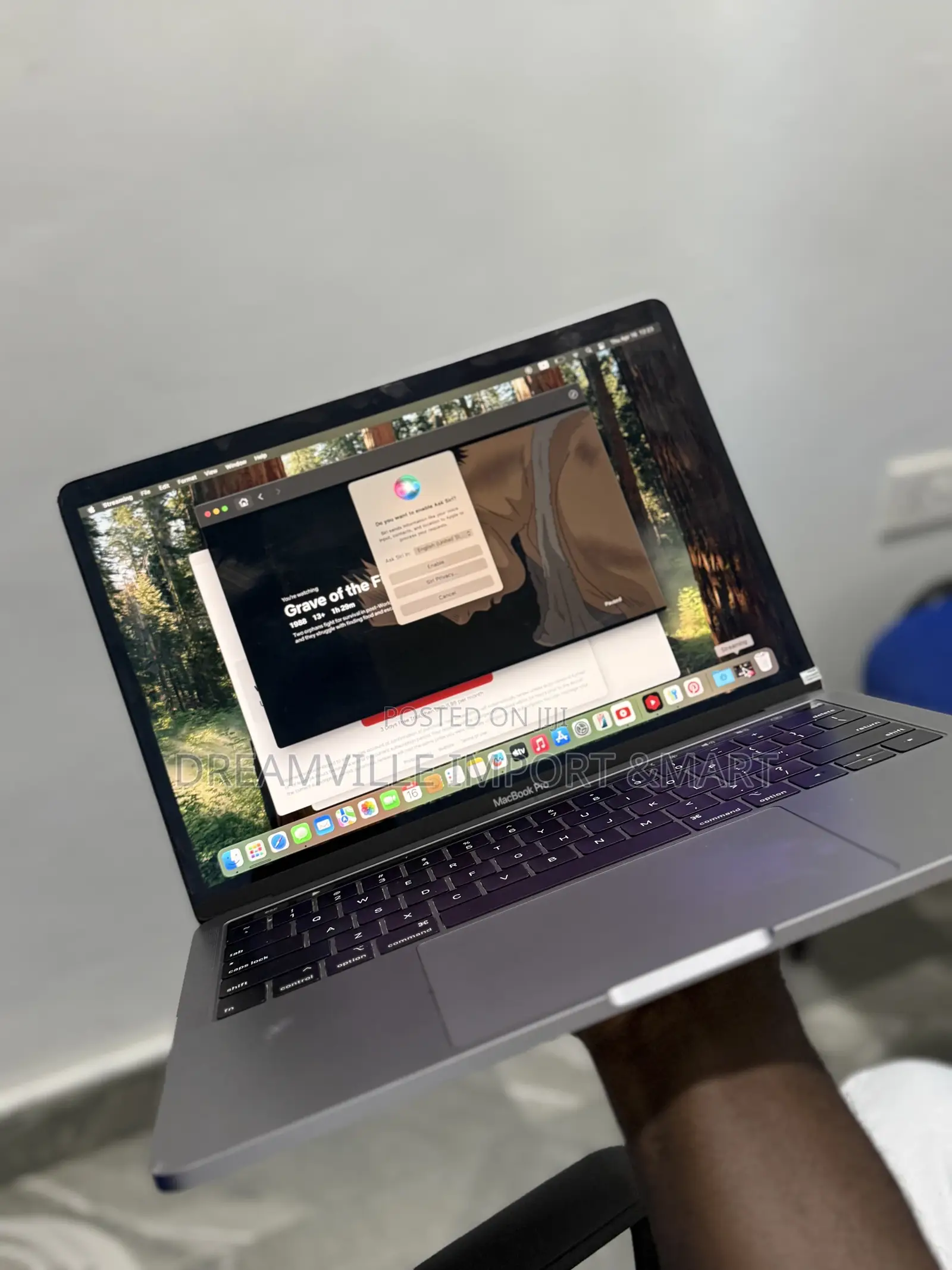 New Laptop Apple MacBook Pro 2019 16GB Intel Core i5 SSD 256GB