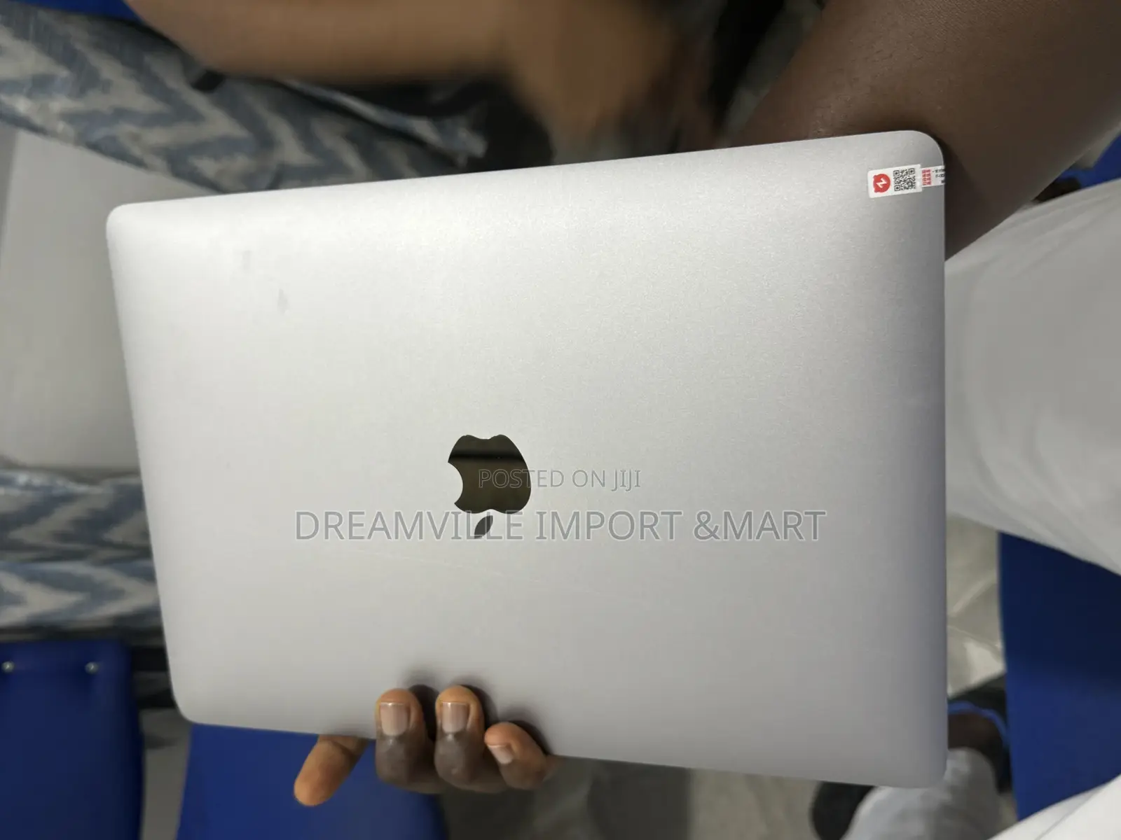 New Laptop Apple MacBook Pro 2019 16GB Intel Core i5 SSD 256GB