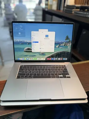 Laptop Apple MacBook 32GB Intel Core i9 SSD 1T