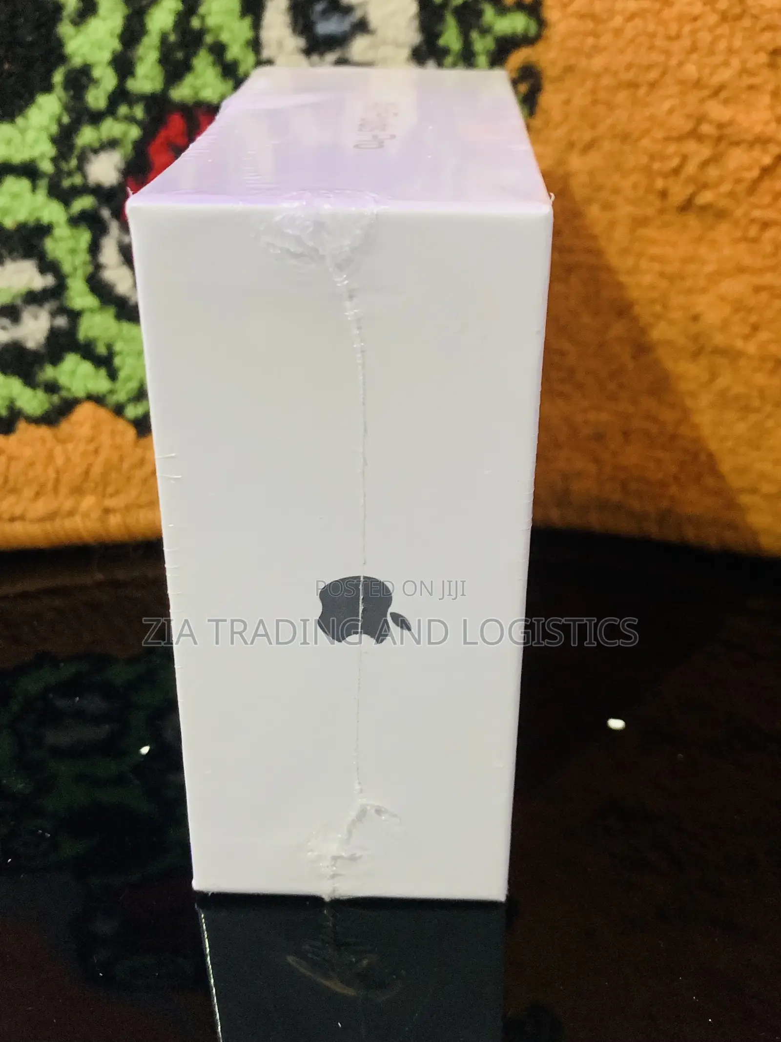 iPhone Earpods (2nd Generation) White In A Magsafe Case