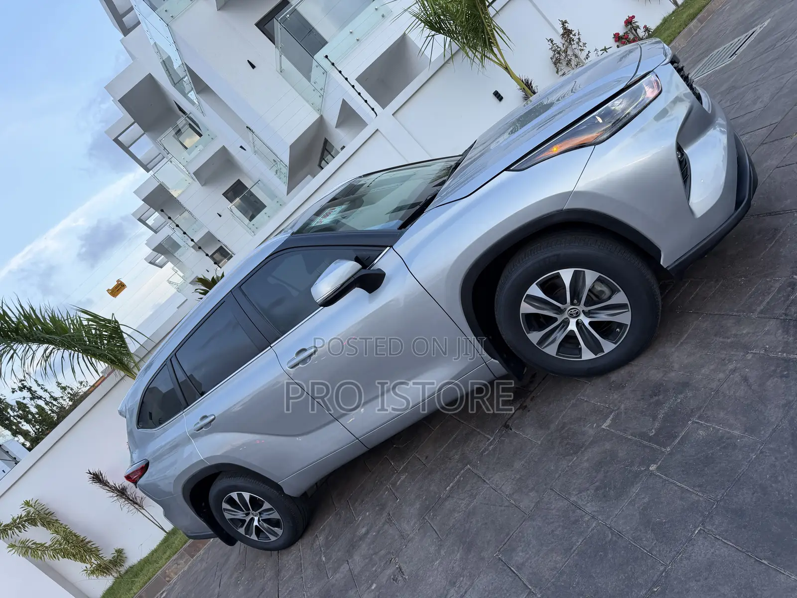 Toyota Highlander XLE AWD 2024 Silver