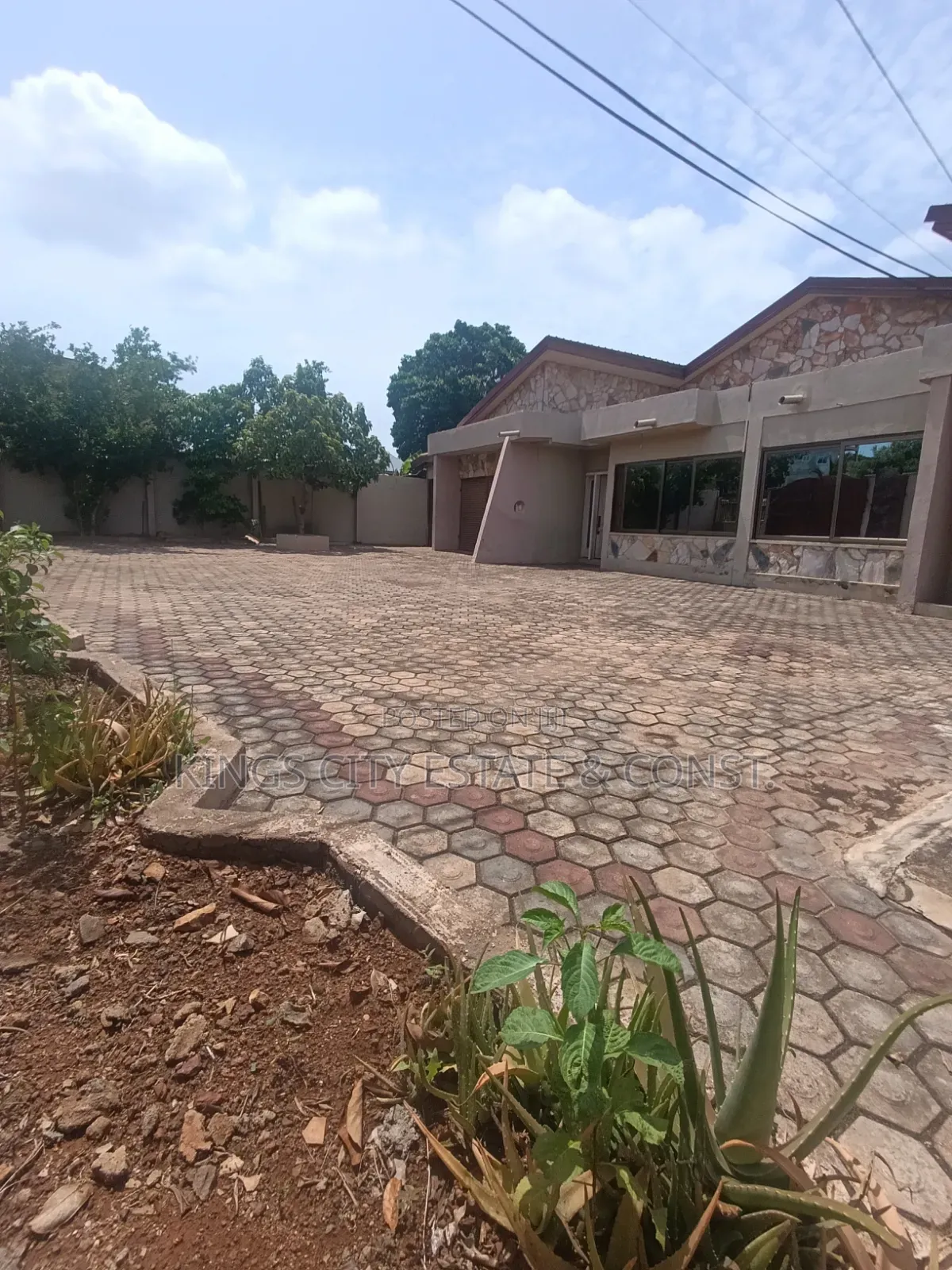 5bdrm House in Kings City Estate, Bortiano for sale
