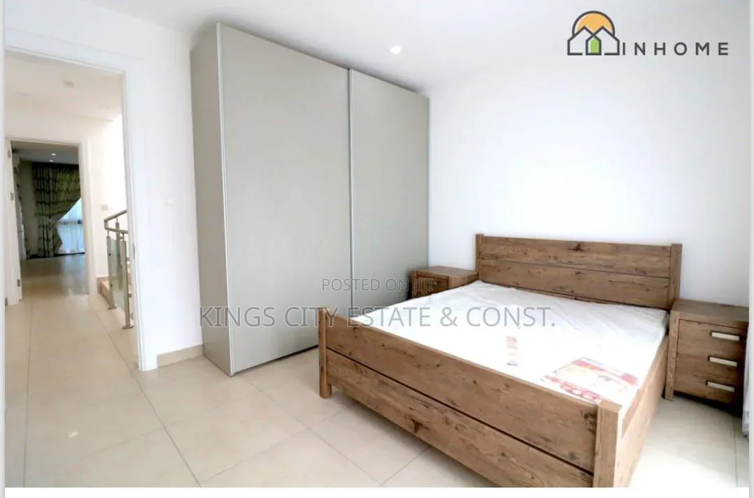 5bdrm House in Kings City Estate, Bortiano for sale
