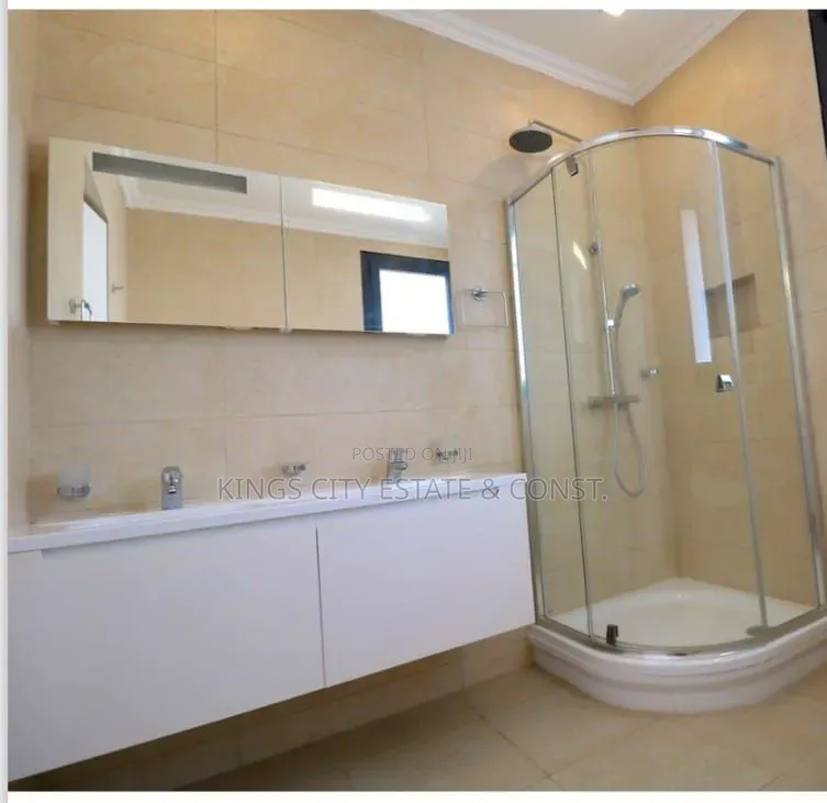 5bdrm House in Kings City Estate, Bortiano for sale