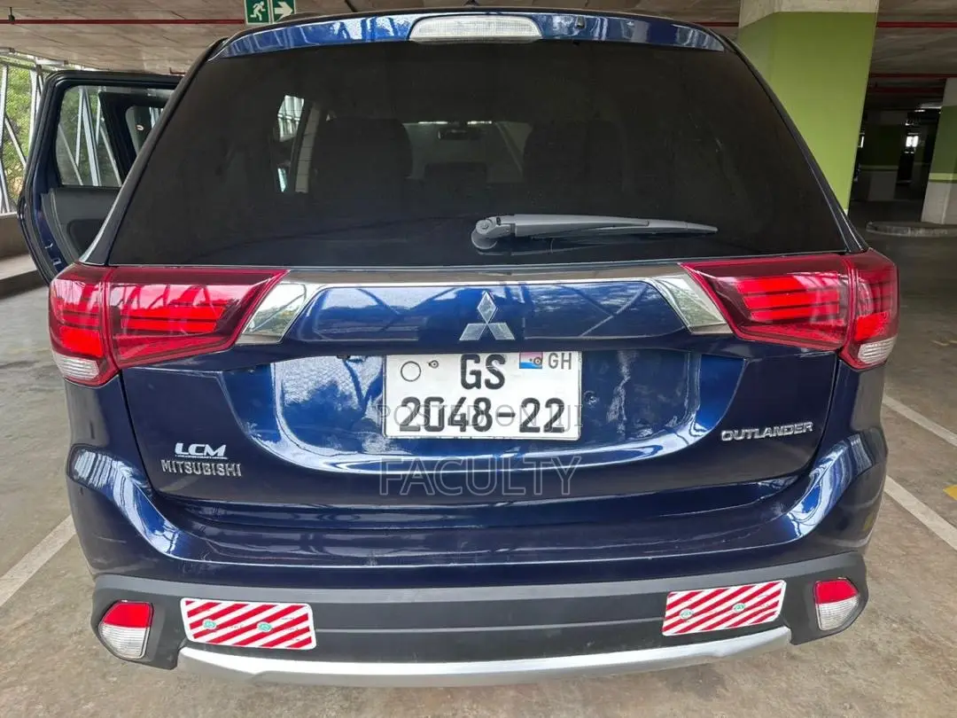 Mitsubishi Outlander 2.4 PHEV AWD 2016 Blue