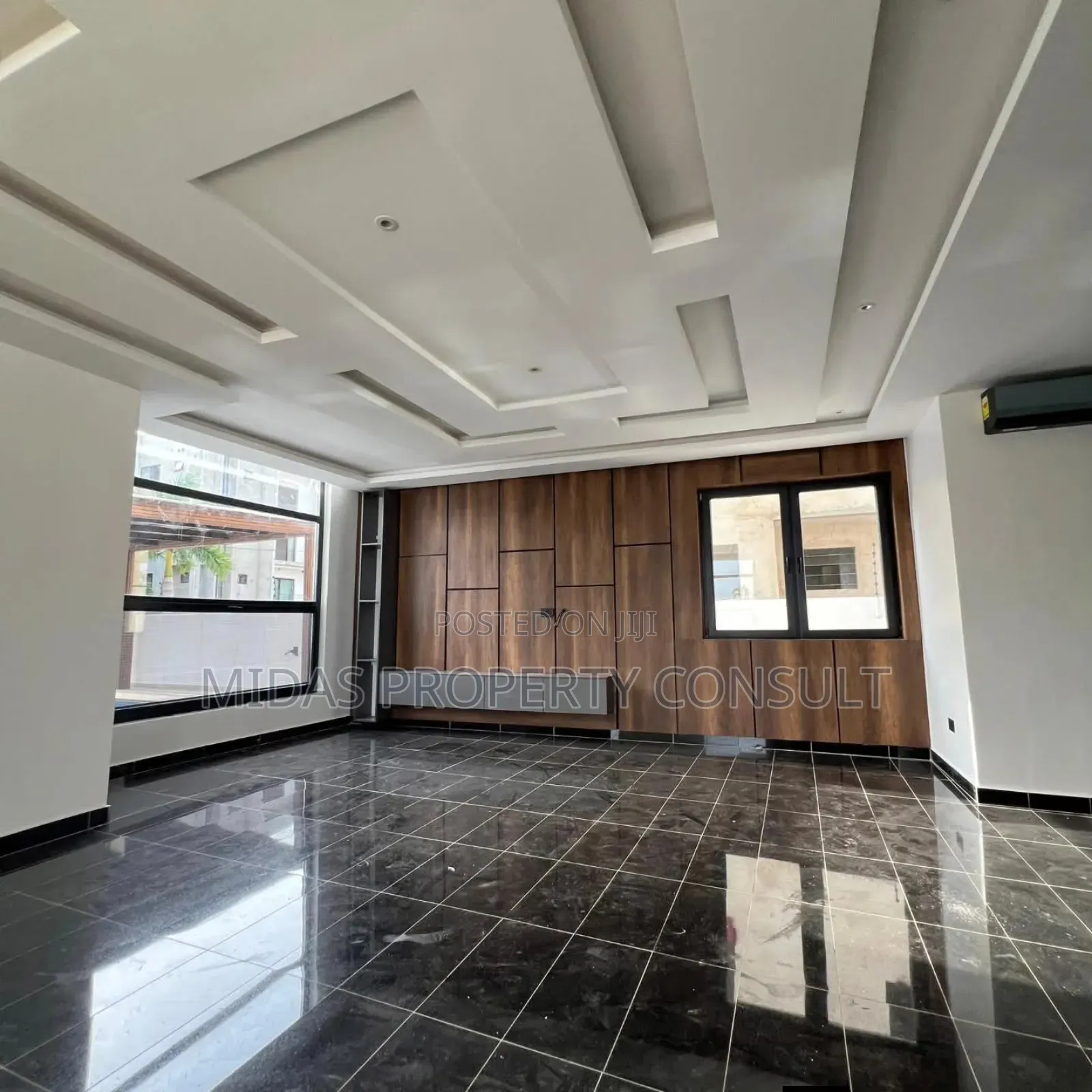 5bdrm House in East Legon, Boundary Road Area for sale