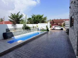 5bdrm House in Adjiringanor, Ability for sale