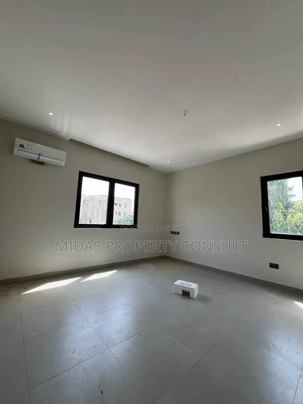 5bdrm House in Adjiringanor, Ability for sale