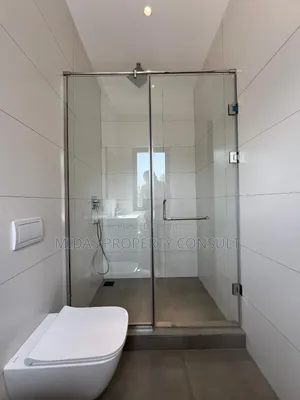 5bdrm House in Adjiringanor, Ability for sale