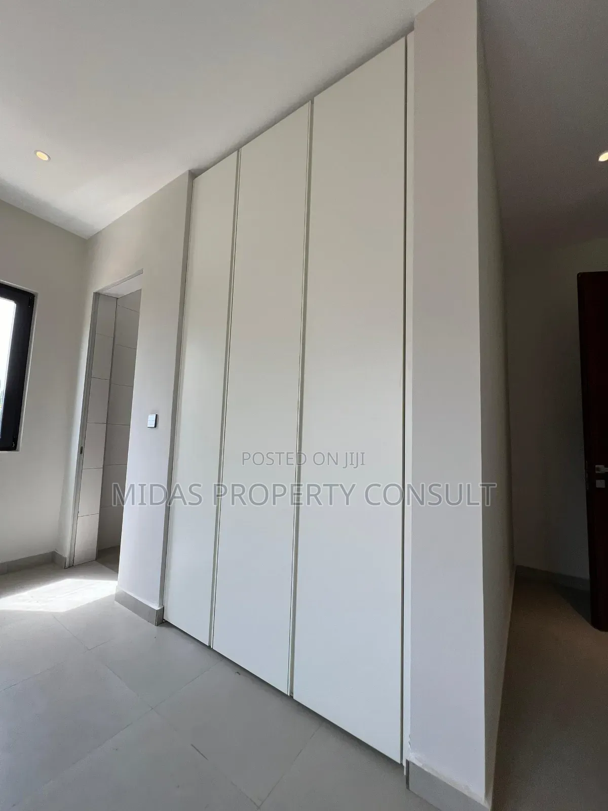 5bdrm House in Adjiringanor, Ability for sale