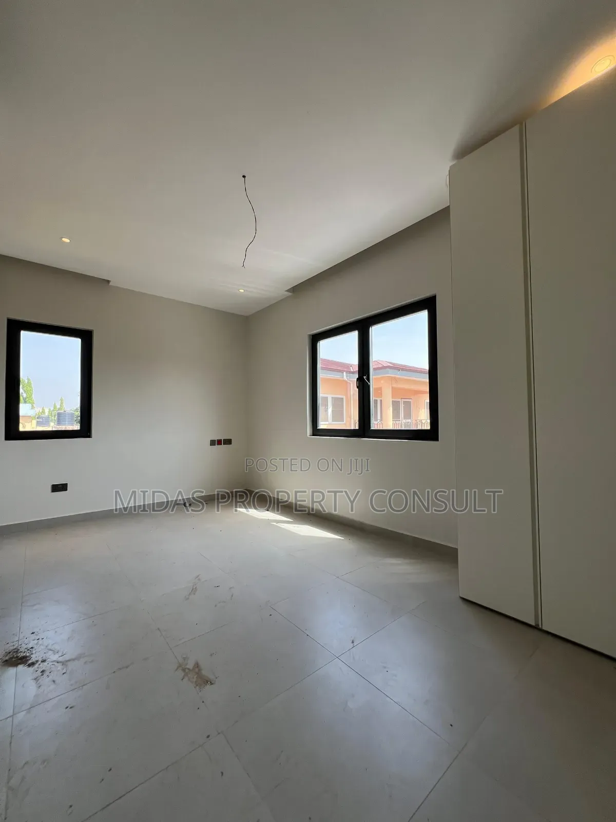 5bdrm House in Adjiringanor, Ability for sale