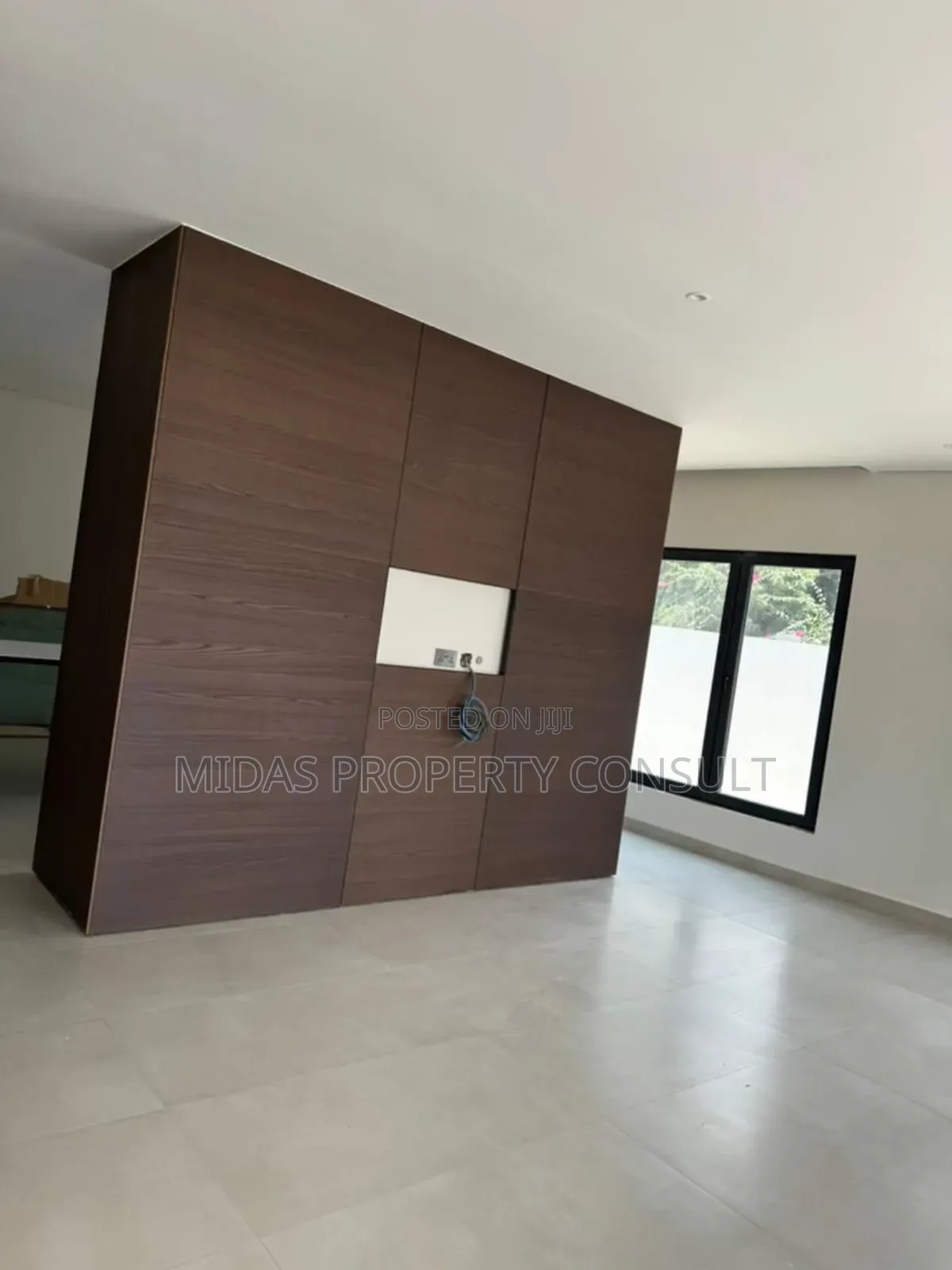 5bdrm House in Adjiringanor, Ability for sale